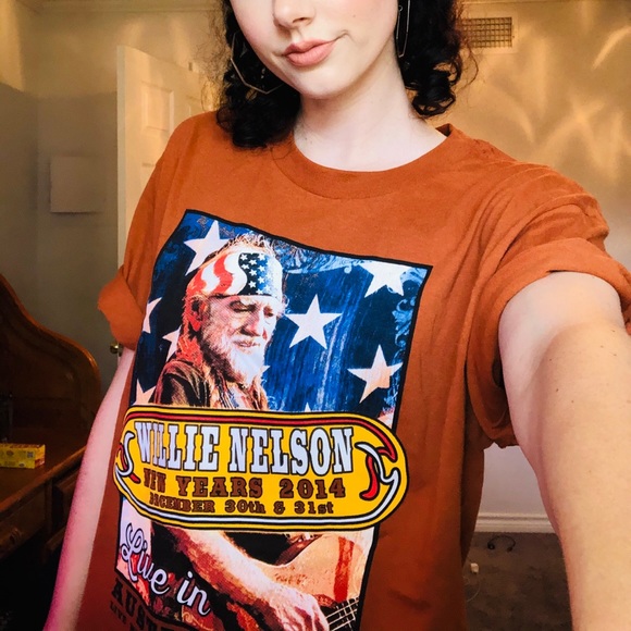 Willie Nelson And Family Oversized Tee - Picture 3 of 5